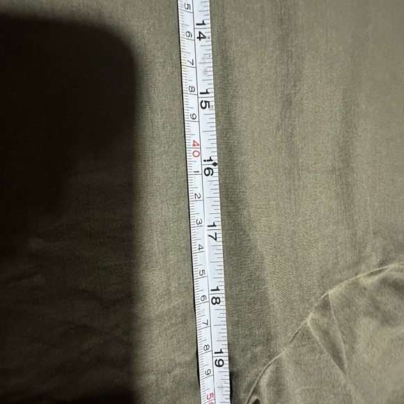 Lululemon Olive Green Men's Long Sleeve Shirt Size M/L - Picture 7 of 7